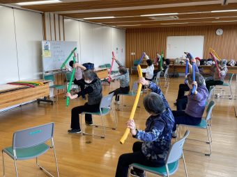 スラックレールとラジオ体操の様子